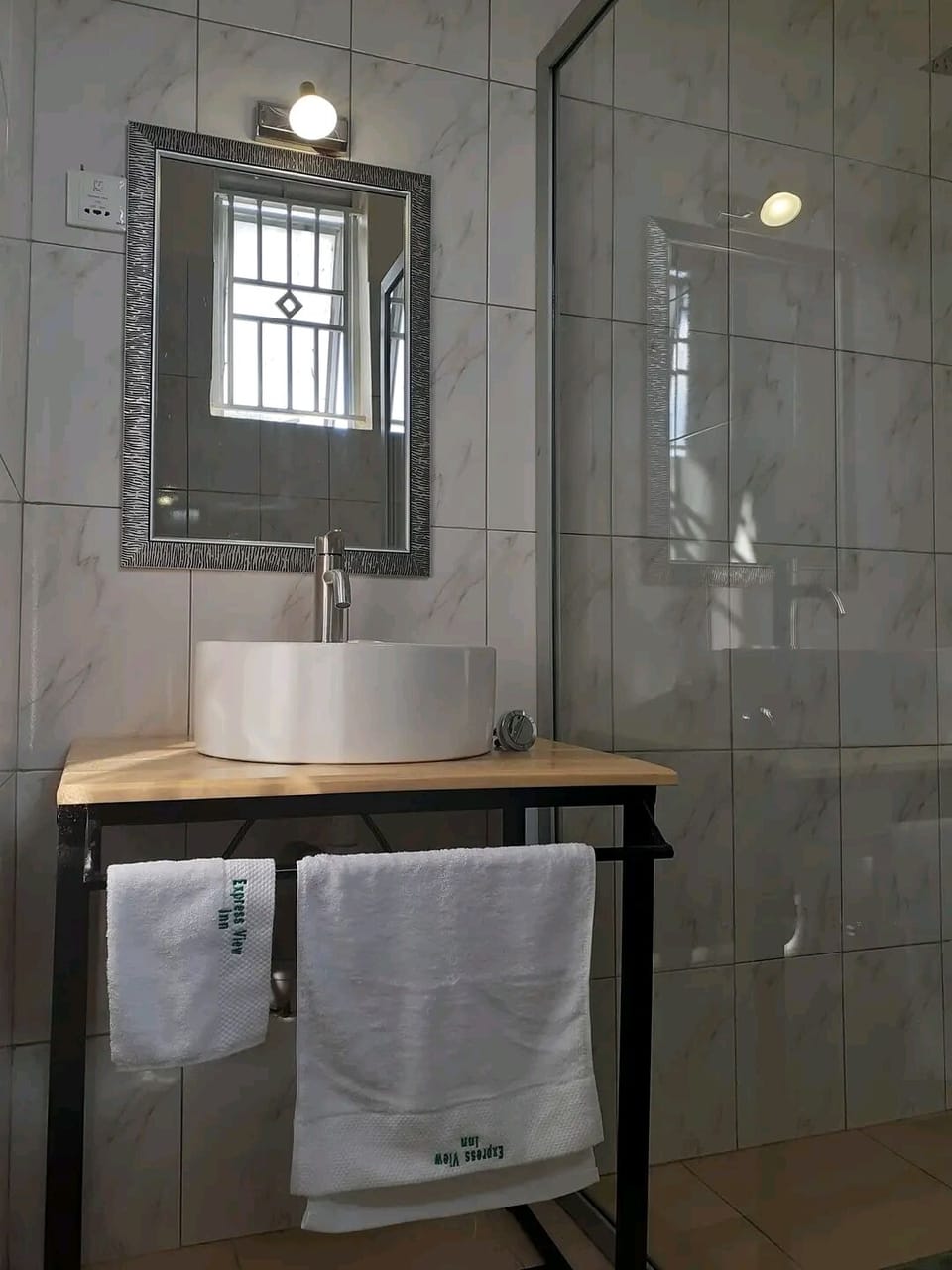 Double Room, Balcony, Lake View | Bathroom | Shower, free toiletries, slippers, bidet