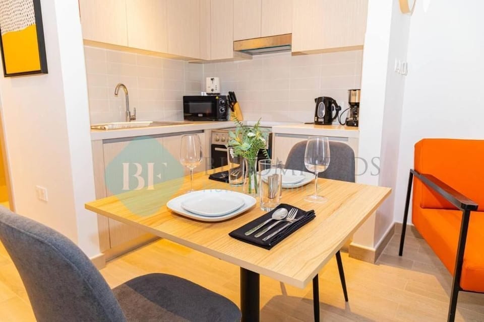 Apartment, Balcony, Park View | Dining