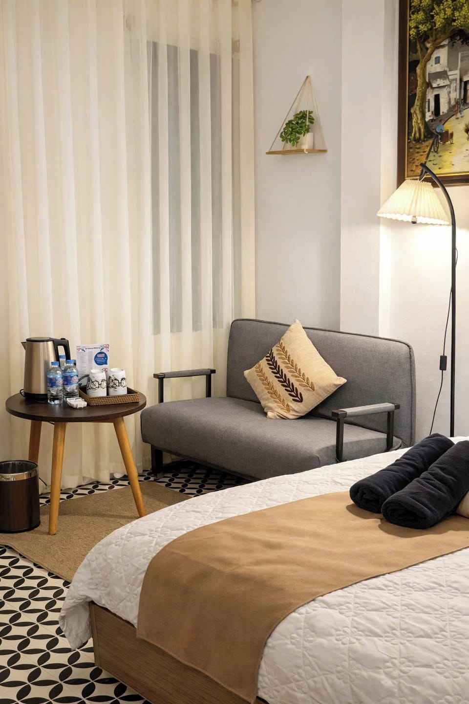 Deluxe Double with Window Room | Pillowtop beds, desk, free WiFi, bed sheets