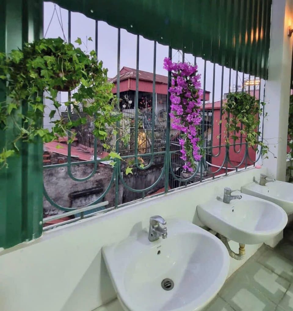 Free toiletries, bidet, towels, soap