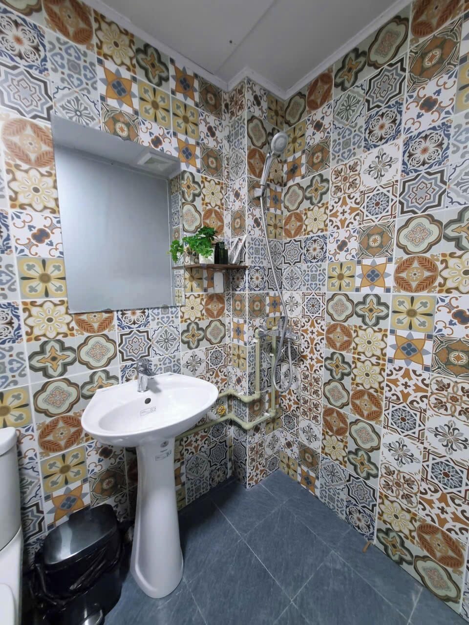 Free toiletries, bidet, towels, soap