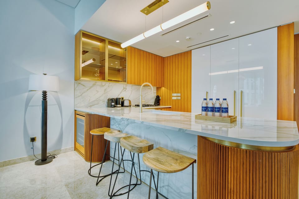Luxury Apartment, 1 Bedroom, Air conditioning, Partial Sea View | Private kitchen | Full-size fridge, microwave, oven, stovetop