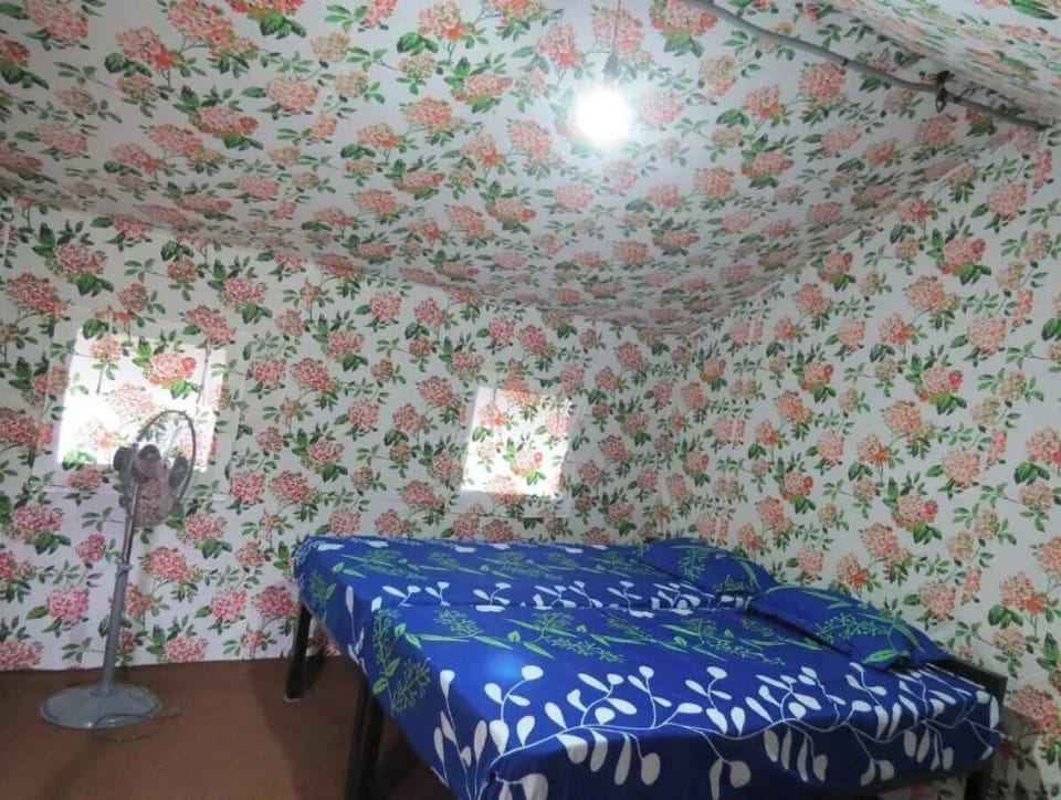 Deluxe Tent | Free WiFi