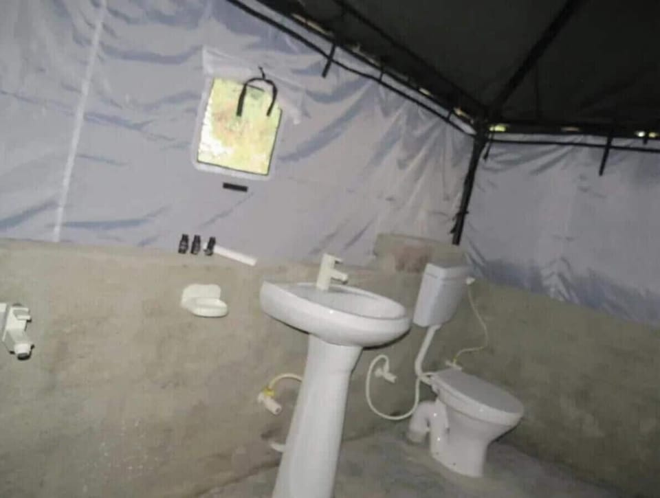 Deluxe Tent | Bathroom