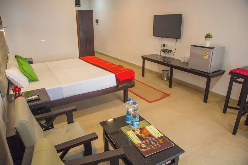 Deluxe Double Room | Desk, laptop workspace, free WiFi