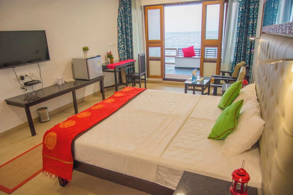 Deluxe Double Room | Desk, laptop workspace, free WiFi