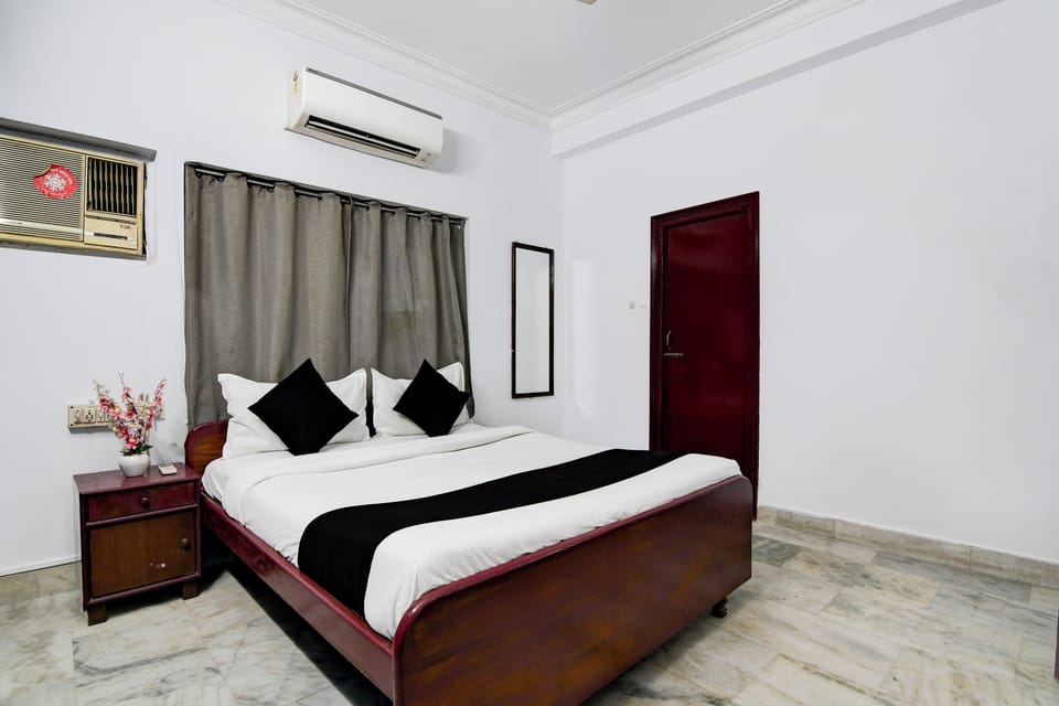 Classic Double Room | Laptop workspace, free WiFi