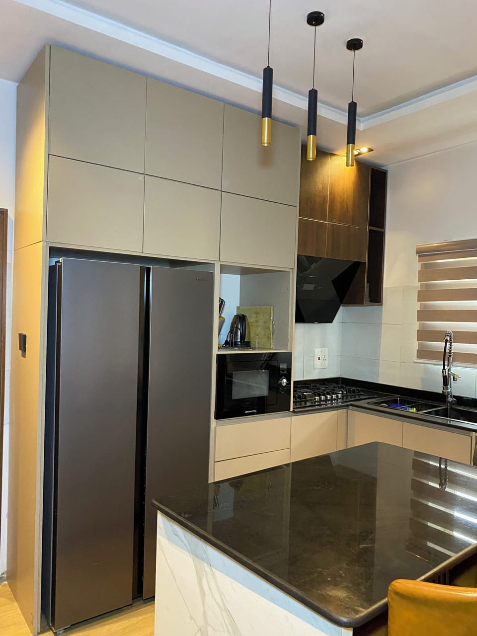 Apartment, 3 Bedrooms, Balcony | Private kitchen | Microwave, oven, stovetop, cookware/dishes/utensils
