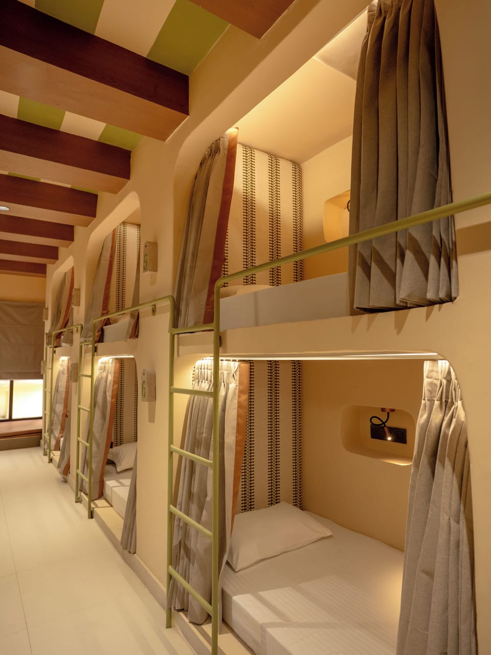 Luxury Cabin | Premium bedding, laptop workspace, free WiFi, bed sheets