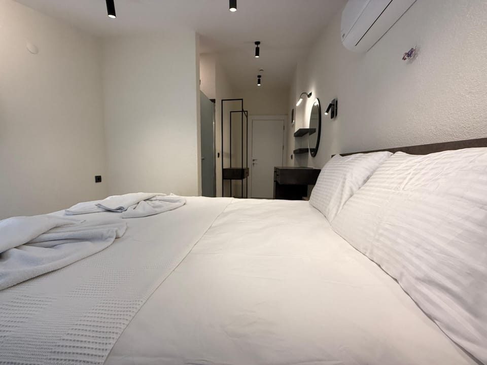 Double Room, Smoking, Balcony | Laptop workspace, free WiFi