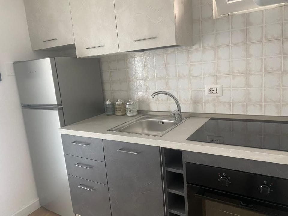 Apartment | Private kitchen | Electric kettle, toaster