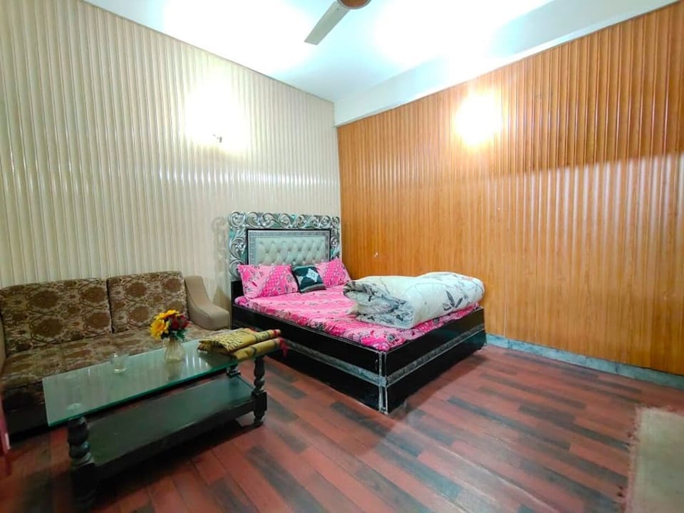 Family Double Room | Free WiFi