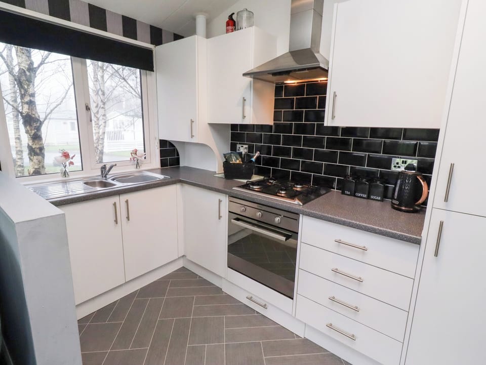 Fridge, microwave, toaster, cookware/dishes/utensils