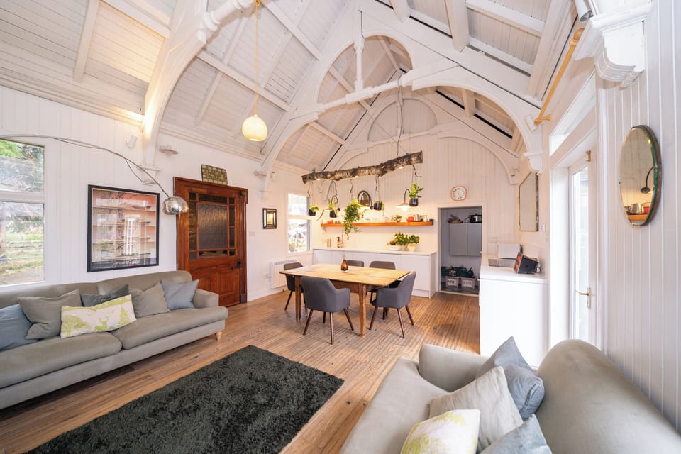 lounge and kitchen the ceiling is spectacular we have a new big table for 12 