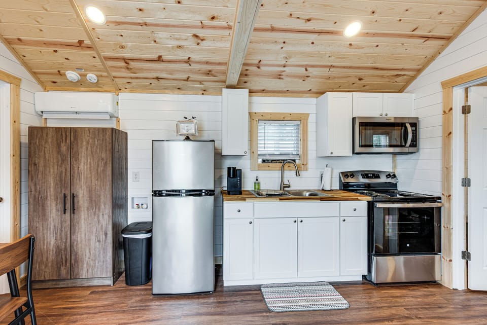 House (2 Bedrooms) | Interior