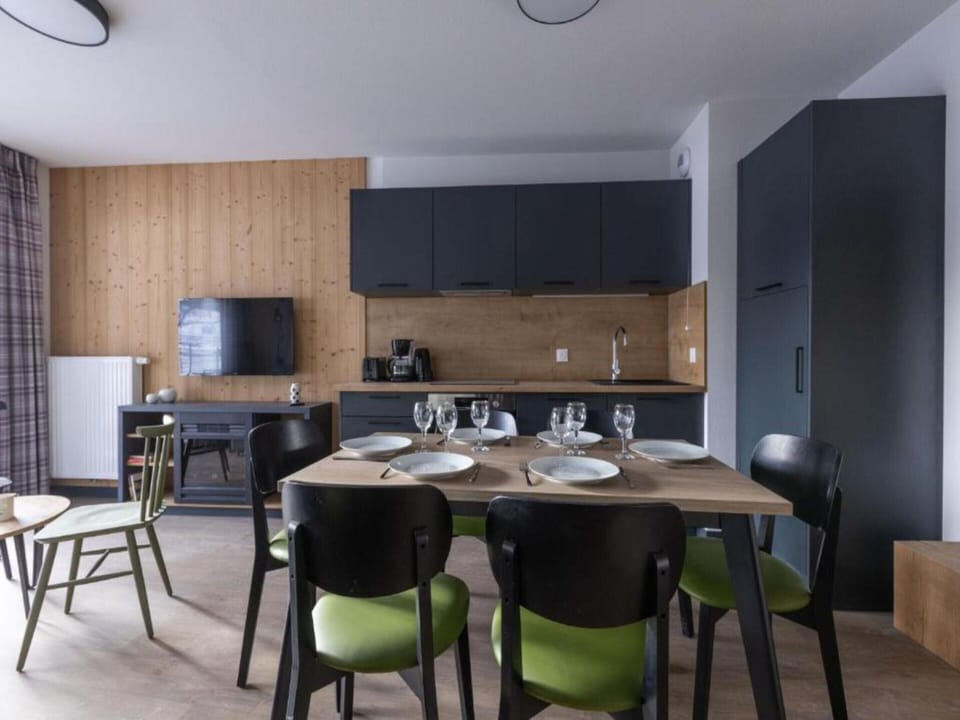 Apartment | Dining