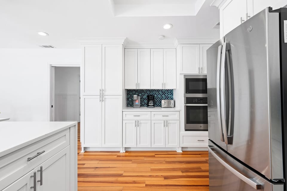 28 Battery Road | Kitchen w/ stainless steel appliances - 28 Battery Road | Kitchen w/ stainless steel appliances
