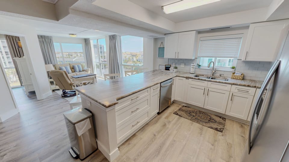 Condo, 3 Bedrooms | Private kitchen | Coffee/tea maker, fridge, oven, toaster