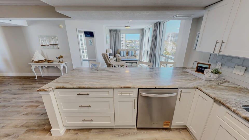 Condo, 3 Bedrooms | Private kitchen | Coffee/tea maker, fridge, oven, toaster