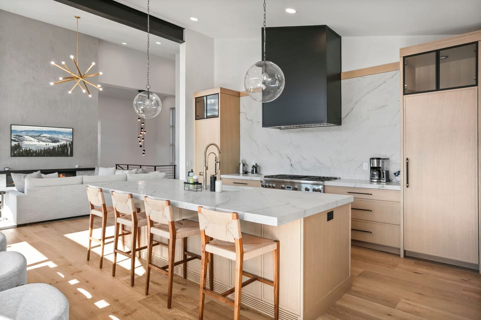 House, 4 Bedrooms | Private kitchen | Fridge, oven, coffee/tea maker, toaster