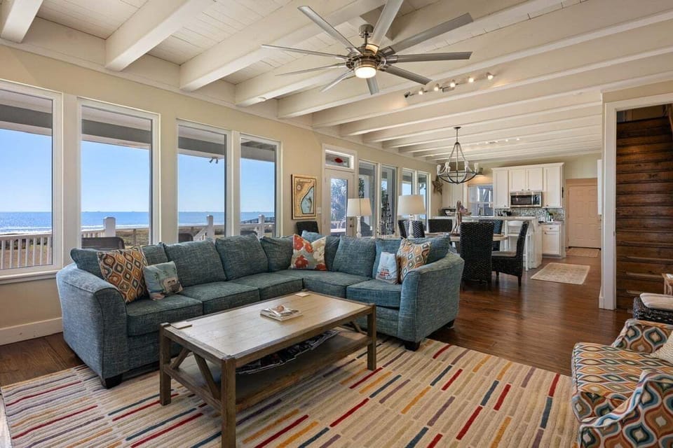 House, 5 Bedrooms | Living area | Smart TV, streaming services