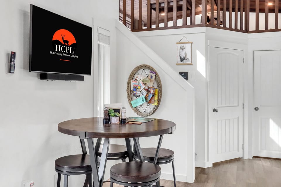 Share a meal with company around the table