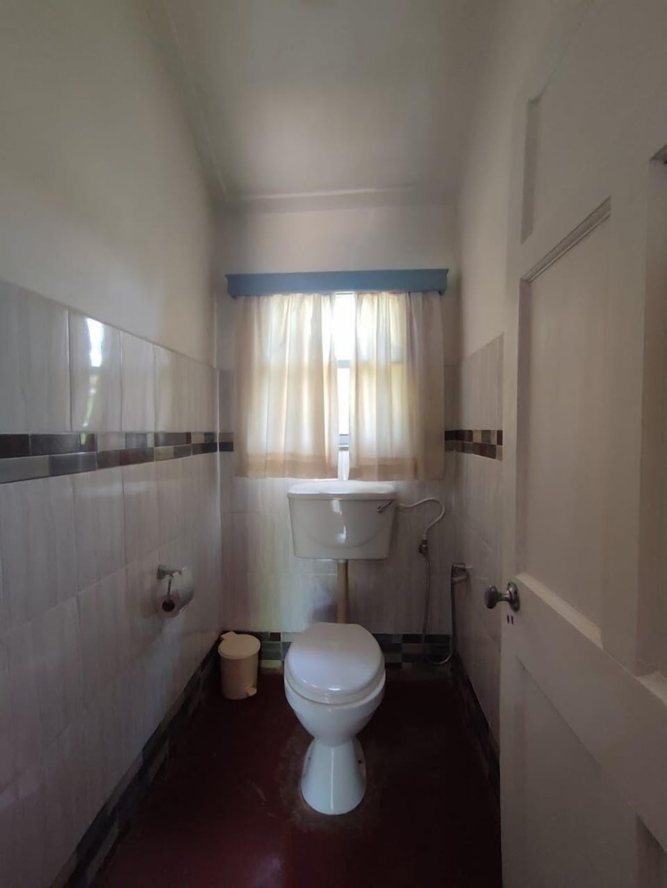 Deluxe Double Room | Bathroom | Shower, slippers, towels, soap