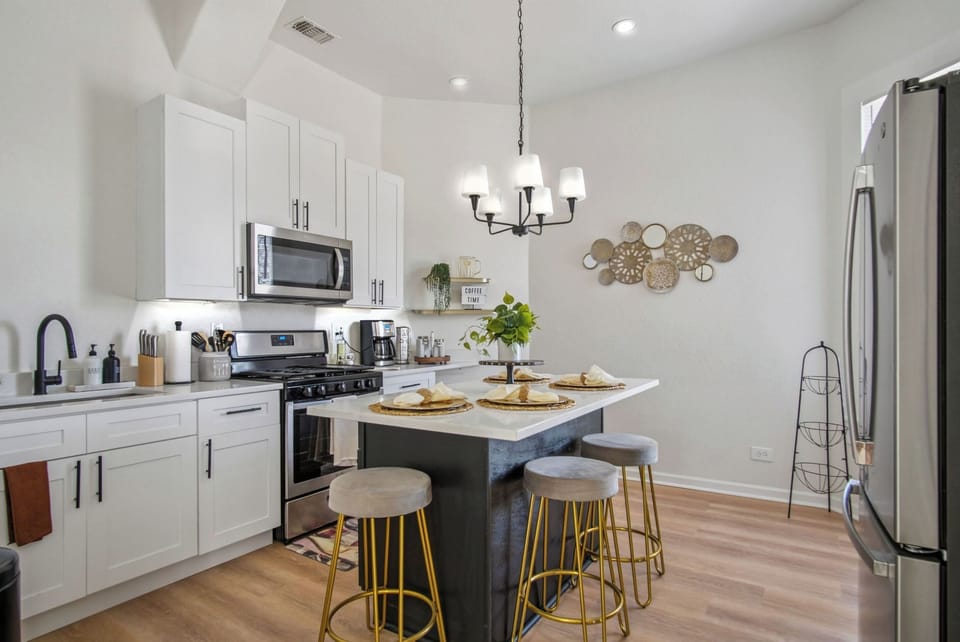 Apartment (1 Bedroom) | In-room dining
