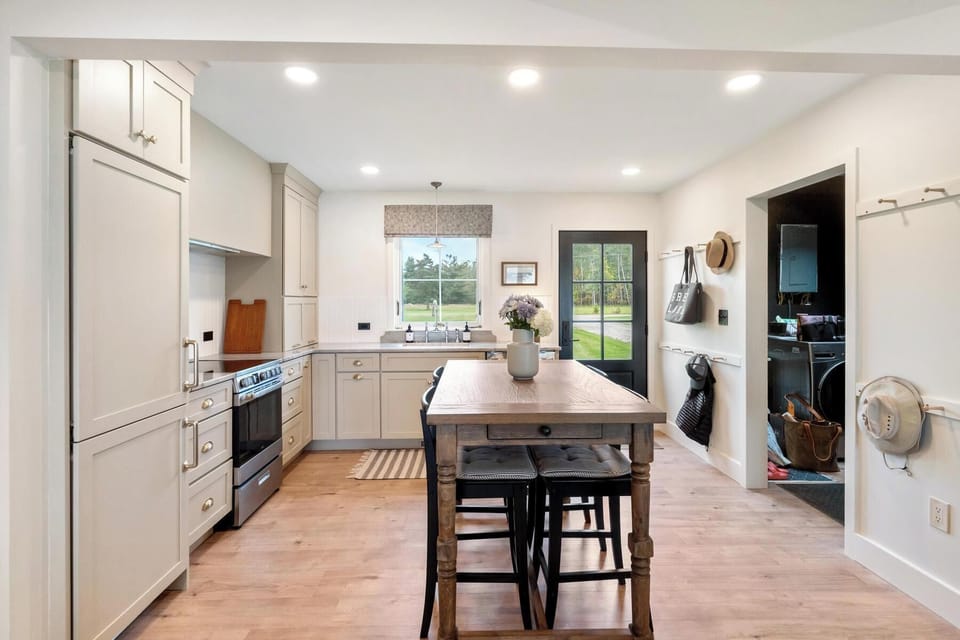 Kitchen and dining area