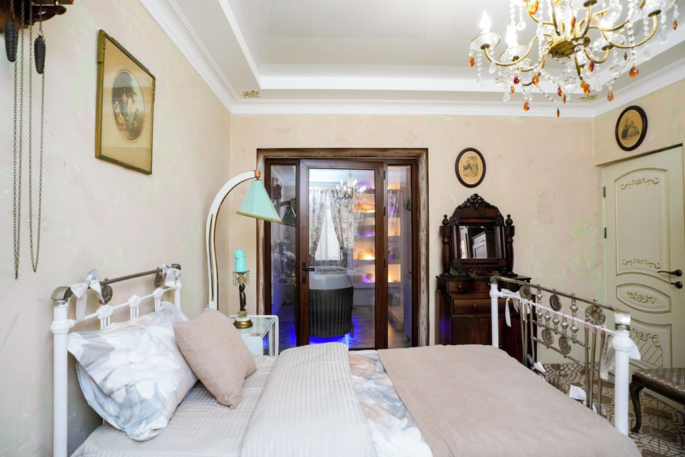 Superior Twin Room | Soundproofing, iron/ironing board, free WiFi