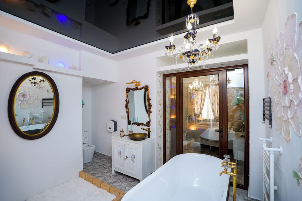 Superior Twin Room | Hand-held showerhead