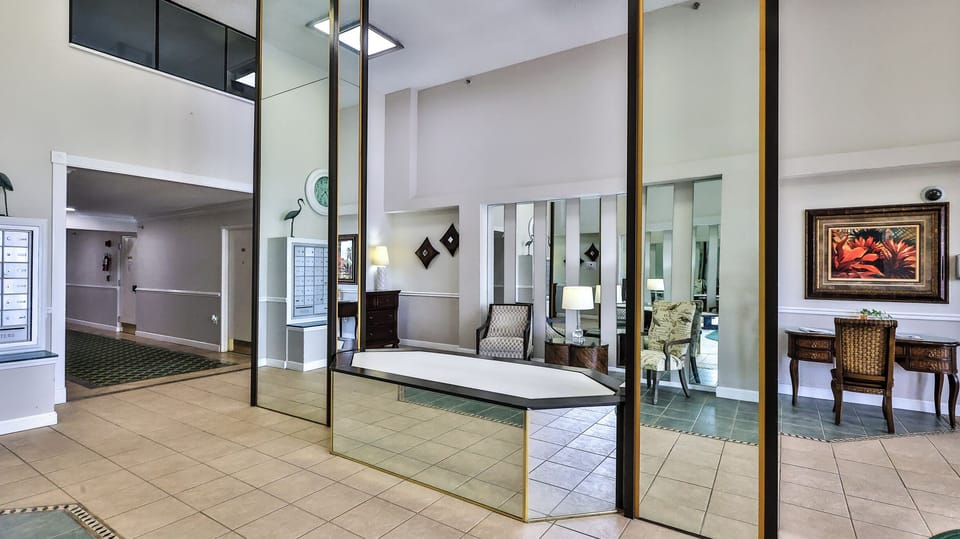 Sandpoint Lobby 