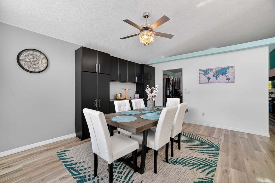 Architecture, Building, Dining Room, Dining Table, Furniture