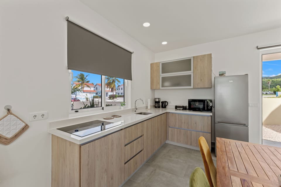 Apartment, Balcony, Park View | Private kitchen | Electric kettle