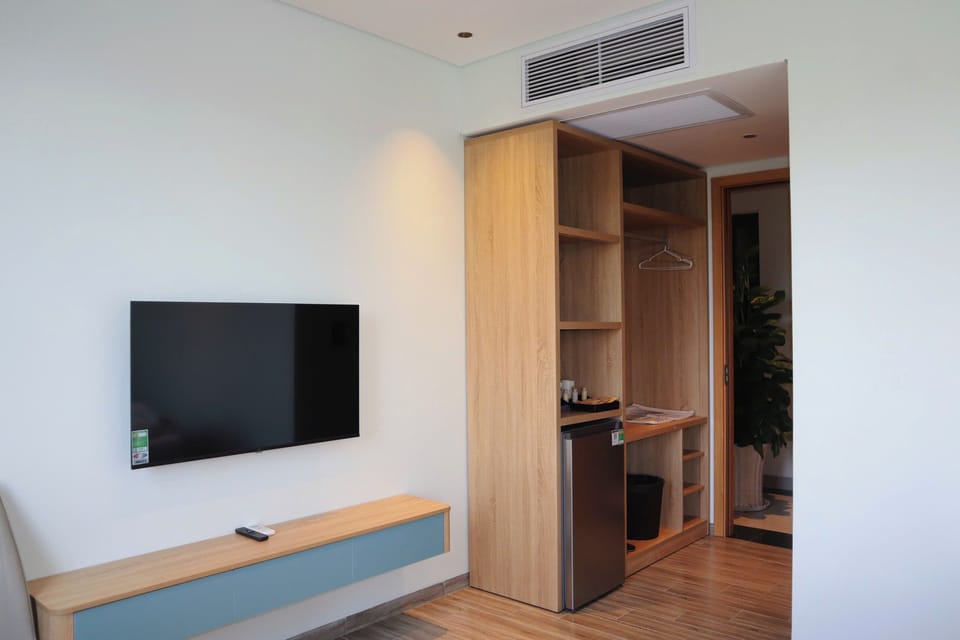 Triple Room, City View | Interior