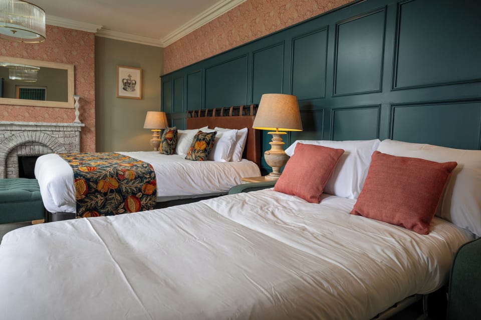 Family Quadruple Room | Desk, free WiFi