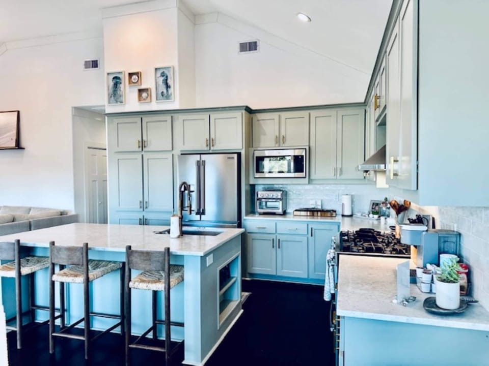 House, Multiple Beds, Patio (Dockside Dream) | Private kitchen