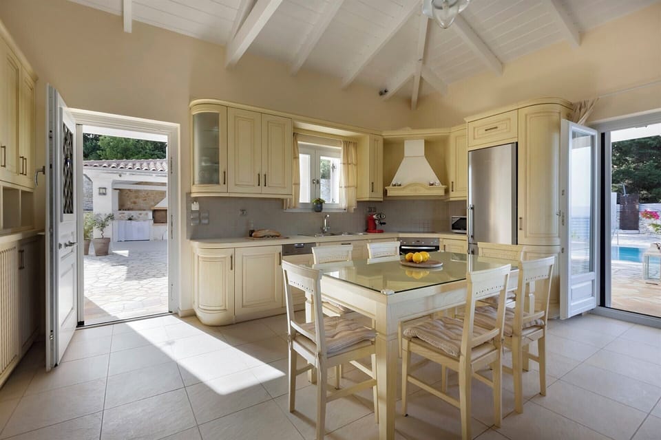 The well-equipped indoor kitchen.