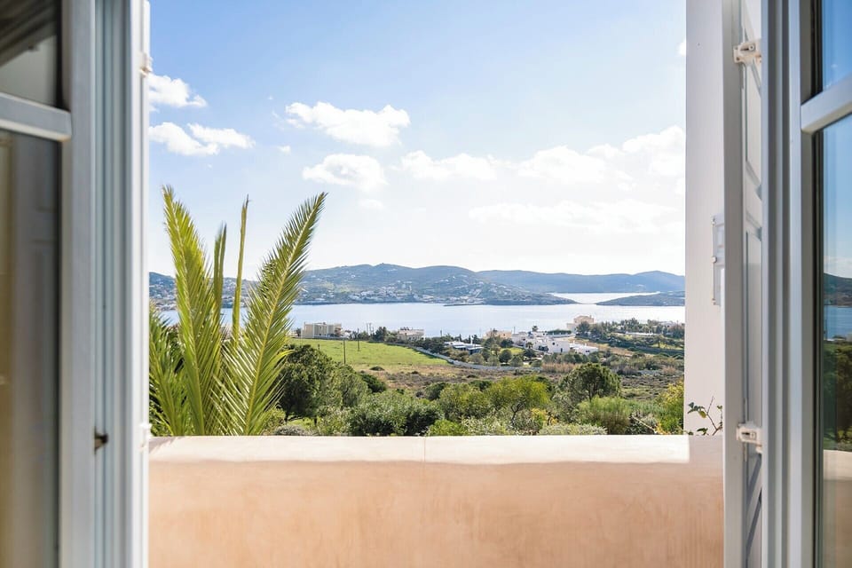 Enchanting wiews from the double bedroom in the main house, which has its own private terrace. 