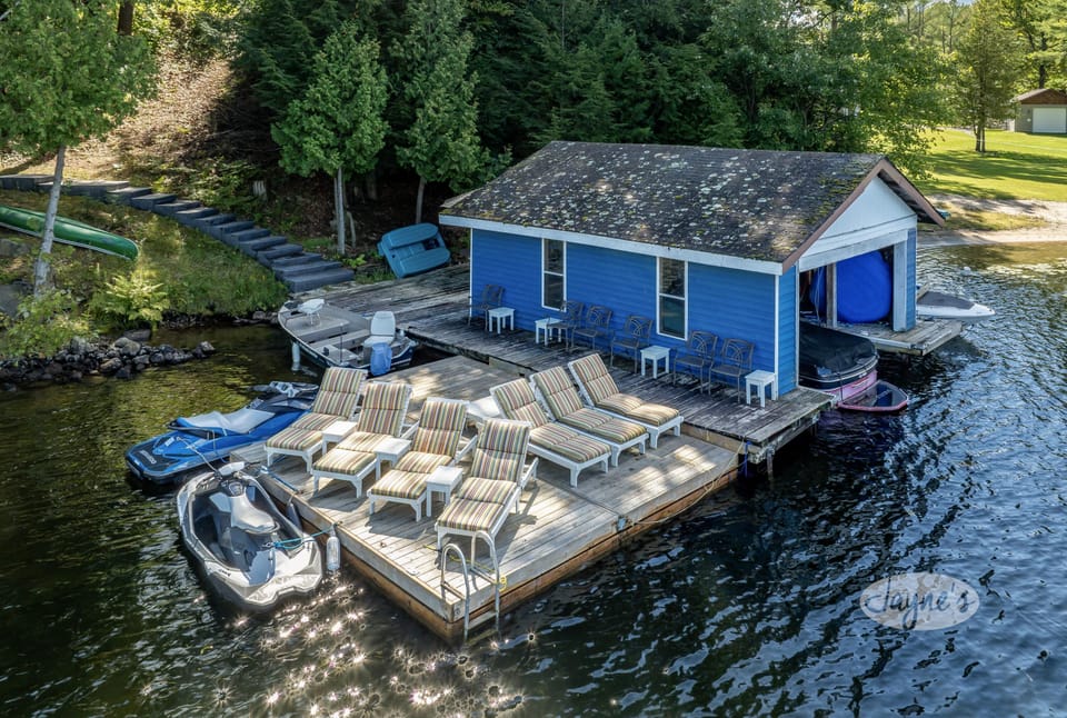 Waterfront, Dock &amp; Boathouse