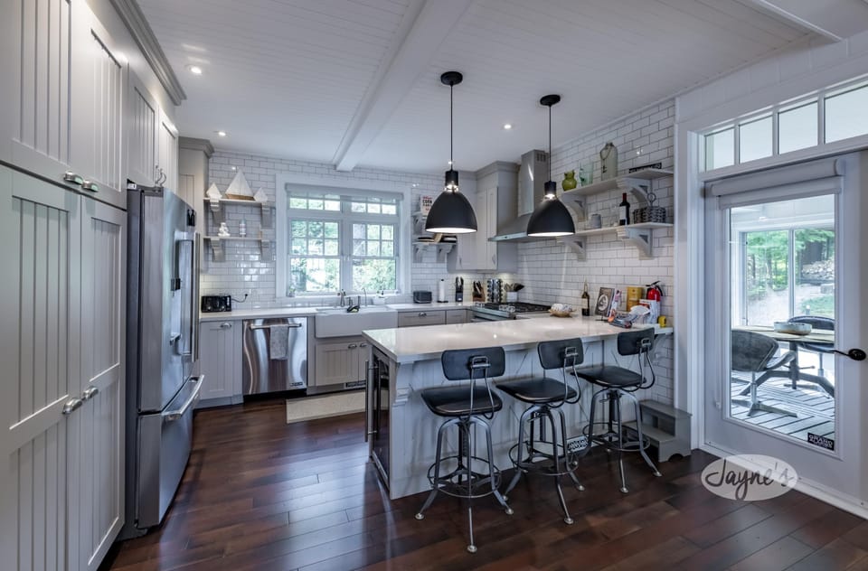 Kitchen &amp; Bar Seating