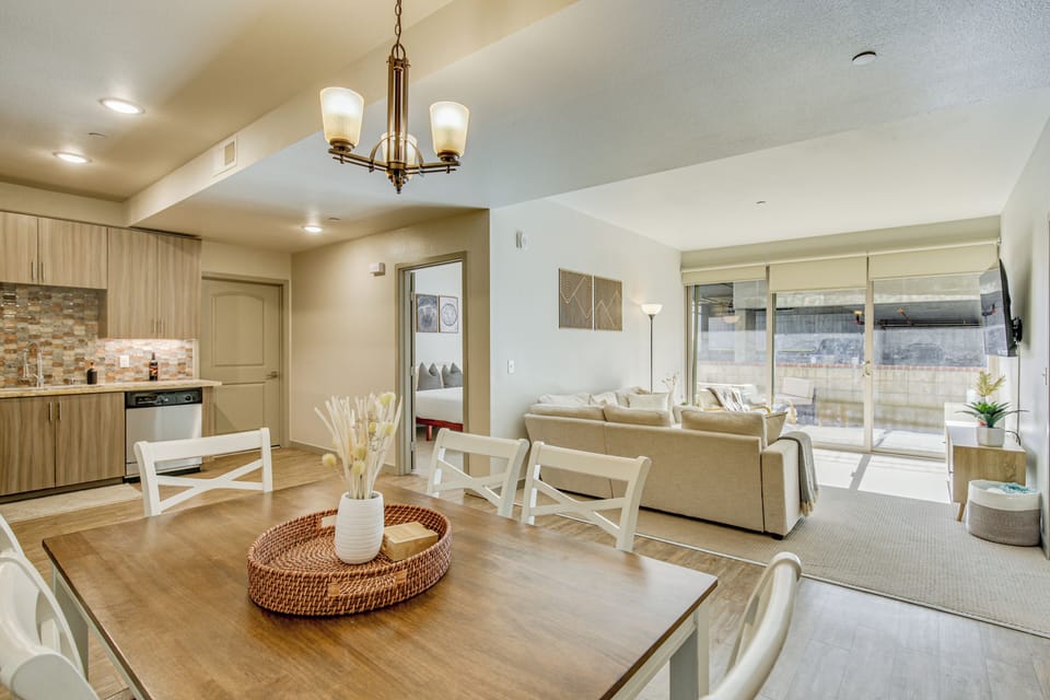 Interior | Single-Level Condo