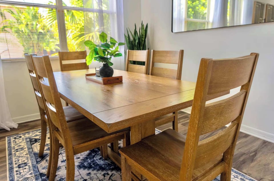 Additional dining table 
