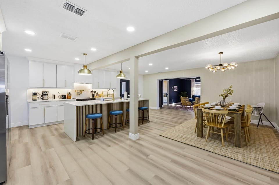Where living, dining, and chilling all mingle effortlessly! Our open layout is perfect for conversations, games, and vacation vibes that never feel cramped.