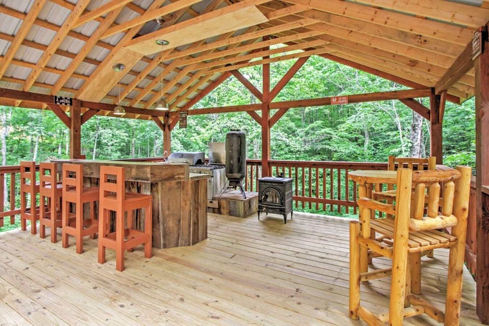 Covered Deck | Outdoor Kitchen | Bar Seating