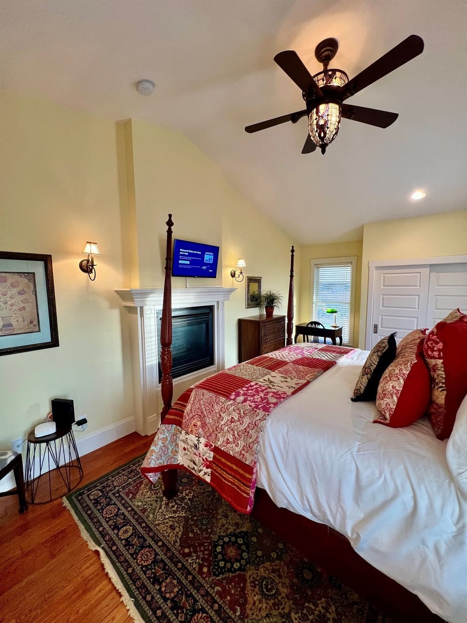 Wind down in style. Whether it's a late-night movie or the morning news, enjoy your own private screen right from the comfort of bed.