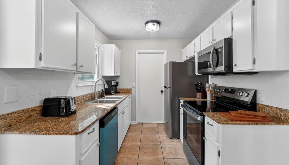 Cook, taste, repeat. Our kitchen is ready for everything from gourmet adventures to midnight snack raids—your culinary creativity knows no limits!
