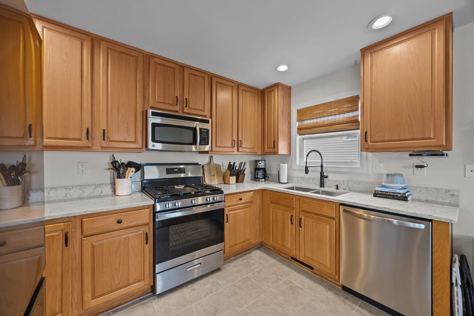 Kitchen with dishwasher