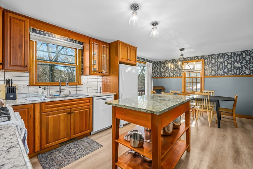 Fully equipped kitchen