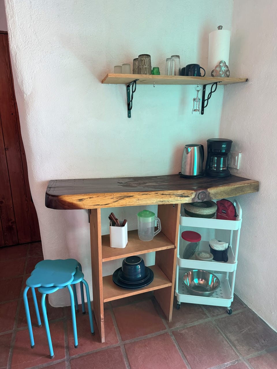Green room kitchenette